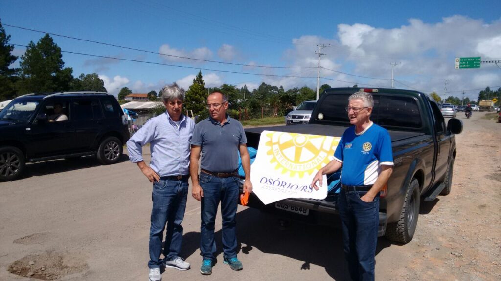 Leia mais sobre o artigo Rotary presta apoio às vítimas do vendaval em São Francisco