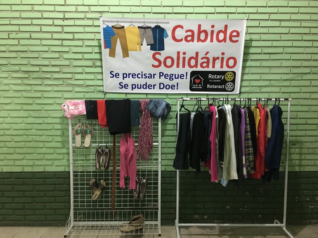 Leia mais sobre o artigo Casa da Amizade de Osório instala Cabide Solidário